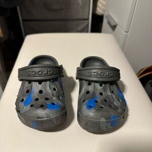CROCS Kids Camo Water Shoes - Gray and Blue